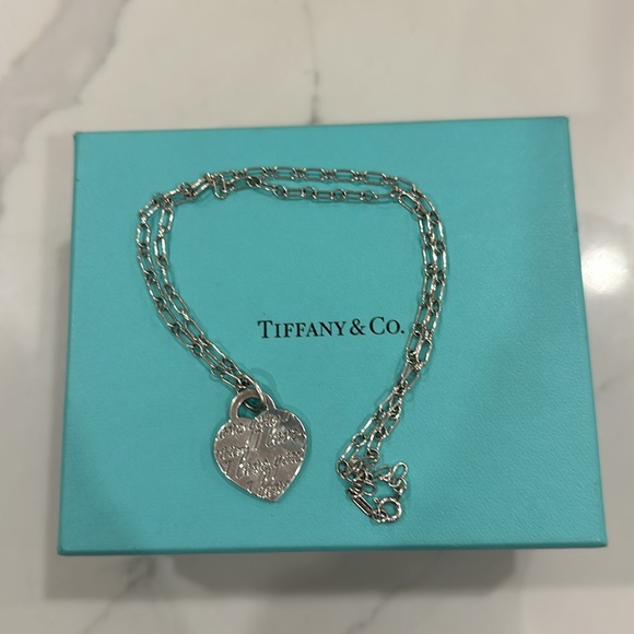100% Authentic Tiffany Silver I love you Necklace - Picture 1 of 7